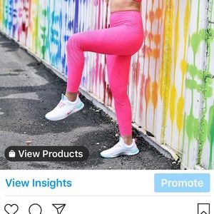 Onzie size xs hot pink leggings